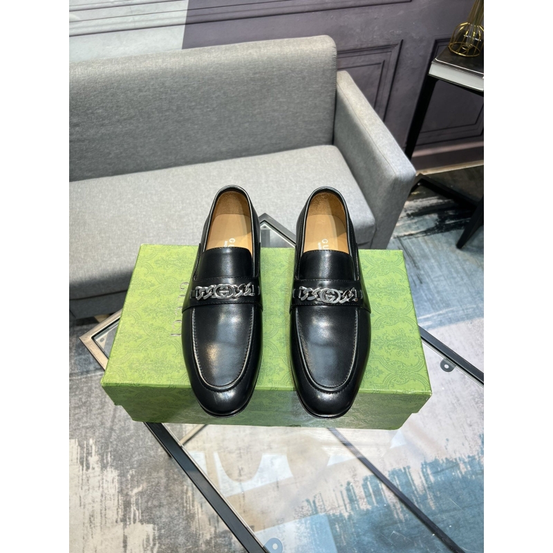 G*u*i leather shoes